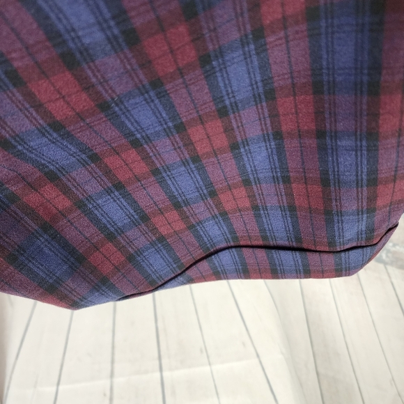 Calvin Klein Plaid Shorts Mid Rise Burgundy Navy Size 6 Clueless - Picture 6 of 16